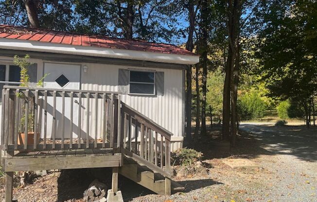 1 Bedroom 1 Bath, Mobile Home in Ferrell Village, Pittsboro, NC