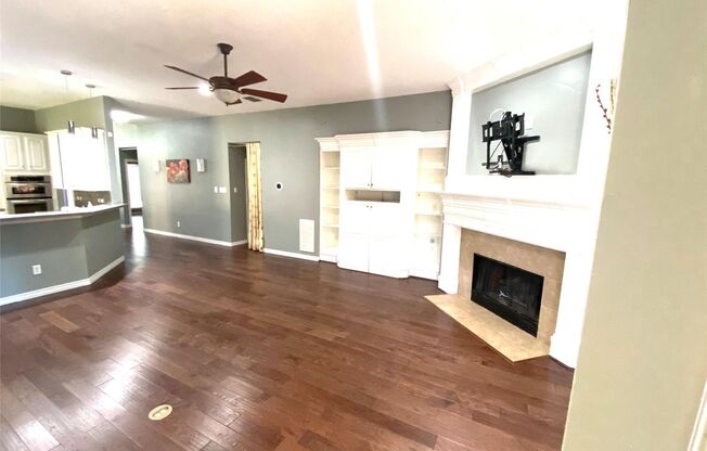 Beautiful 4 bedroom home ready for new tenants. Great for entertaining with a party pool and a cover patio.
