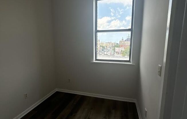 2 beds, 1 bath, $1,550