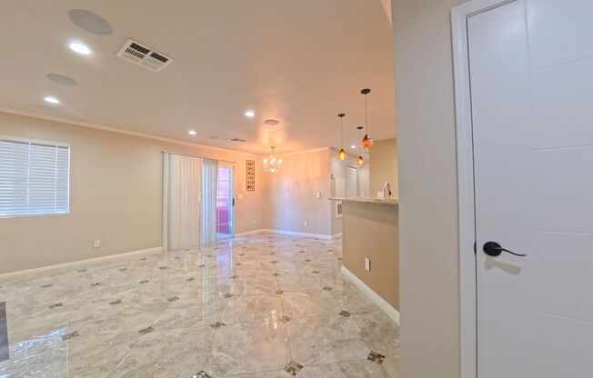 2 beds, 2 baths, $1,695, Unit # 1061