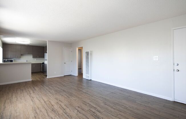 2 beds, 1 bath, 854 sqft, $2,895, Unit 07-02