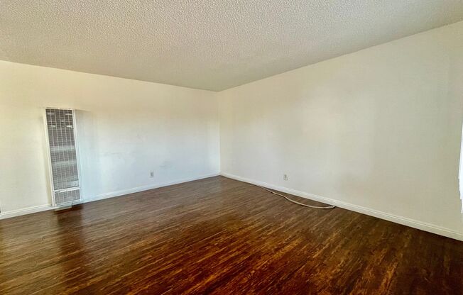 Route 66 - 921-943 - Gold