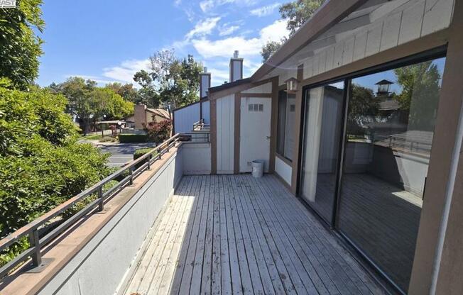 6318 JOAQUIN MURIETA AVE