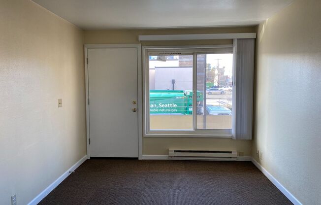 1 bed, 1 bath, $1,474, Unit 9