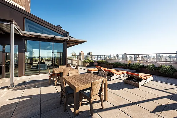 Studio, 1 bath, $8,895, Unit 12C