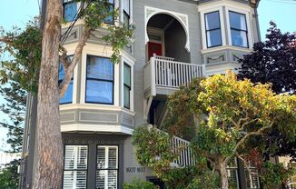 UPDATED BRIGHT 2BR/1BA  Top Floor Noe Valley 29th/Noe East/West VIEWS