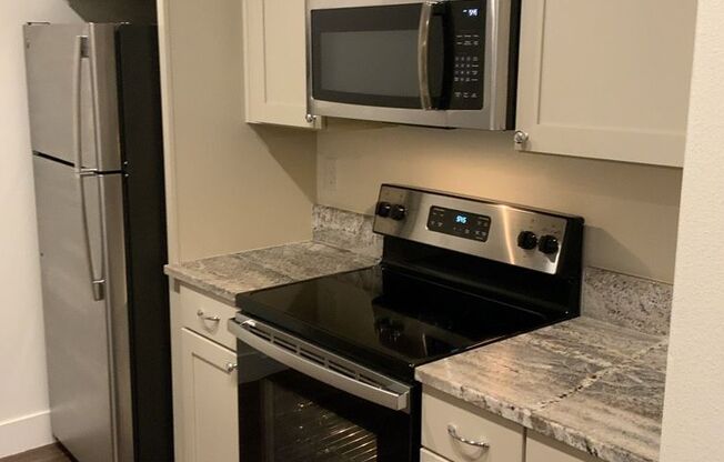 1 bed, 1 bath, 765 sqft, $1,470, Unit 241