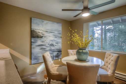 Dining at Woodcreek Apartments, Oregon