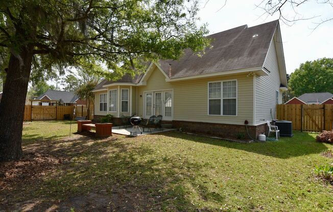 3 Bed 2 bath + Bonus Room & Fenced yard