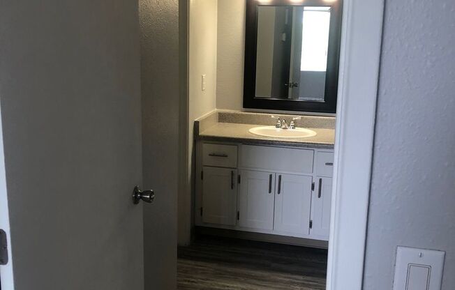 1 bed, 1 bath, 665 sqft, $939, Unit 140