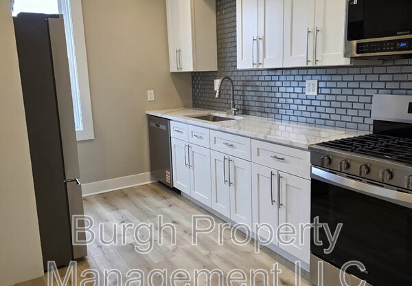 139 W 9 AVE