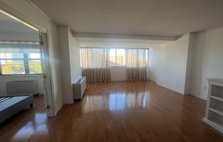 2 beds, 2 baths, 1,295 sqft, $3,800, Unit 5D