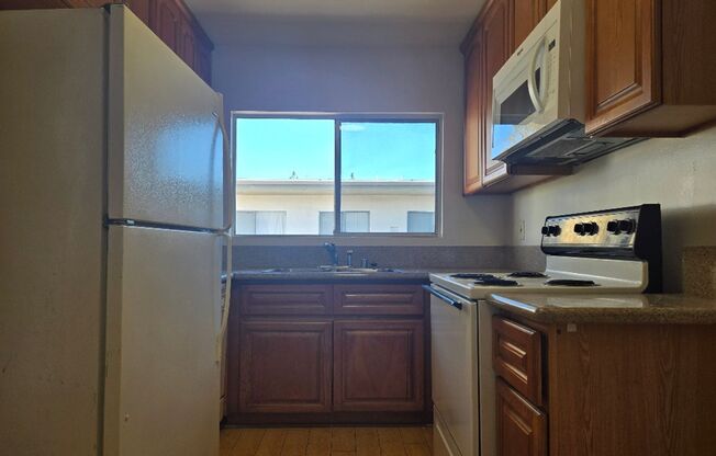 Studio, 1 bath, 620 sqft, $1,550, Unit 34