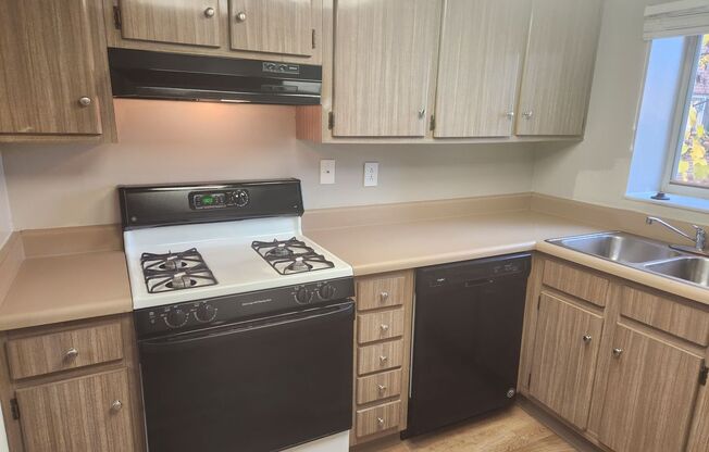 2 beds, 2 baths, 1,220 sqft, $1,505, Unit WG1-614