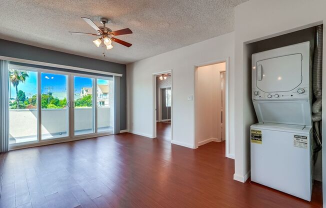 537 Hyde Park Blvd