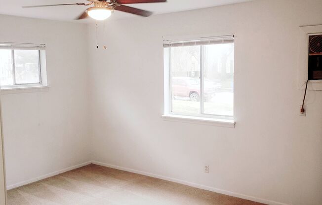 2 beds, 1 bath, 800 sqft, $1,050