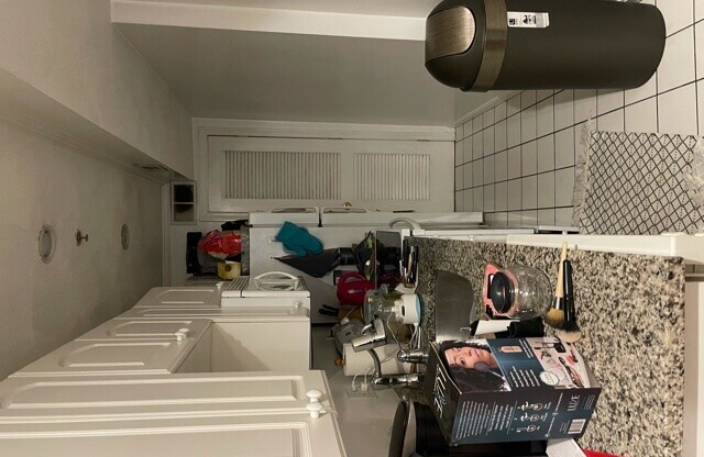 5 Wiget St