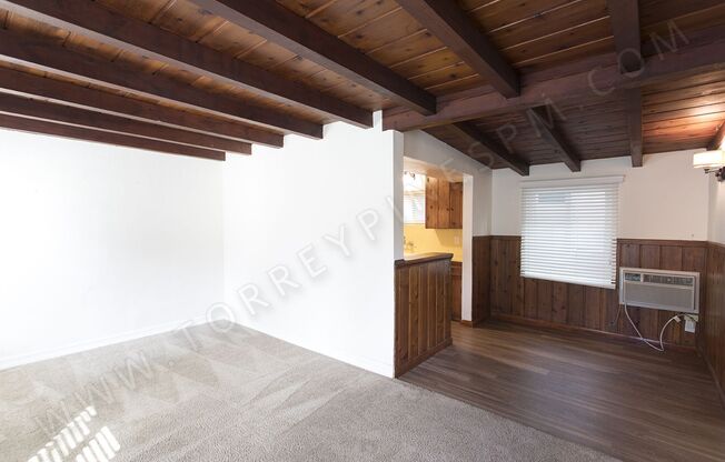 *OPEN HOUSE: 11/8 3-4PM* Point Loma 2BR with Parking and A/C!