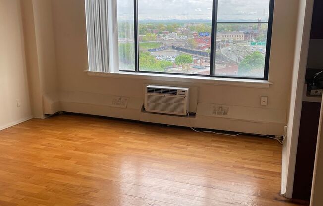 Studio, 1 bath, 400 sqft, $1,200, Unit 1020