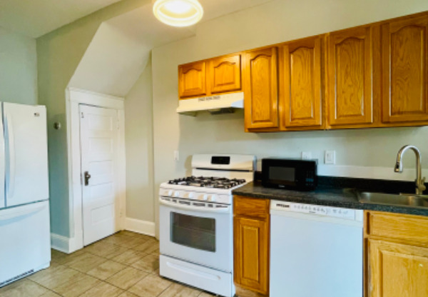 341 BRYANT ST NE