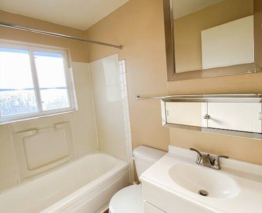 Townhouse Full Bathroom