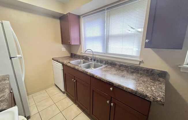 Studio, 1 bath, 600 sqft, $1,000, Unit 6819 Humboldt Ave N #102, Brooklyn Center MN 55430