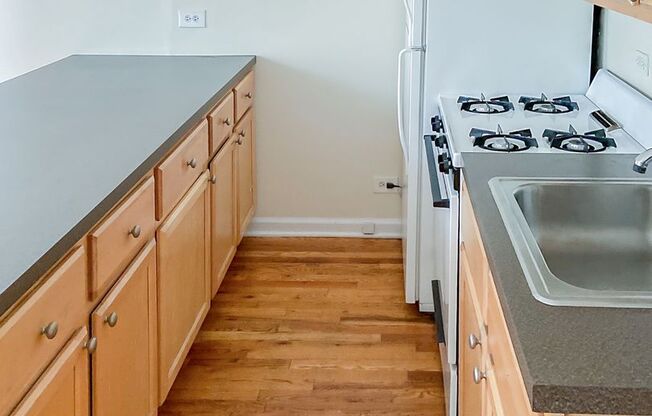 2 beds, 1 bath, 785 sqft, $2,795, Unit 2525-D2