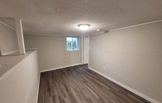 $595 - 1 bedroom/ 1 bathroom - Newly remodeled apartment within walking distance to restaurants and nightlife!
