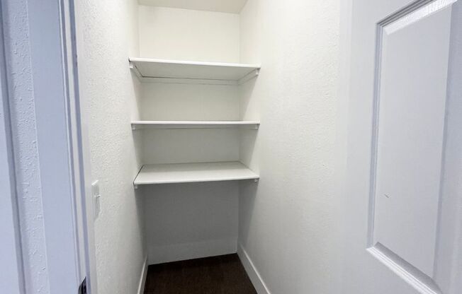 Studio, 1 bath, 480 sqft, $1,395, Unit 222