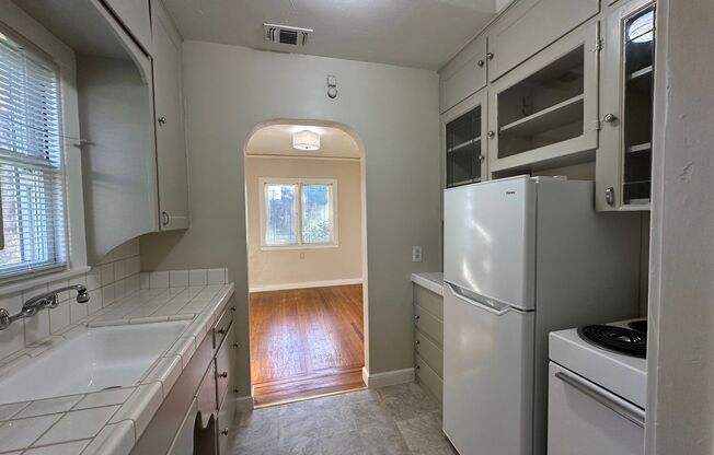 1 bed, 1 bath, $1,875, Unit 3935