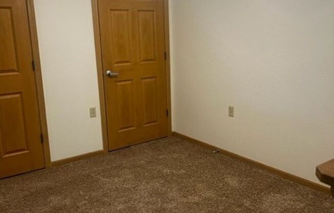 3 beds, 2 baths, 1,328 sqft, $1,955, Unit 54682
