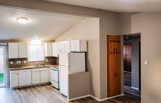 2 beds, 1 bath, 800 sqft, $1,397, Unit 3485-07