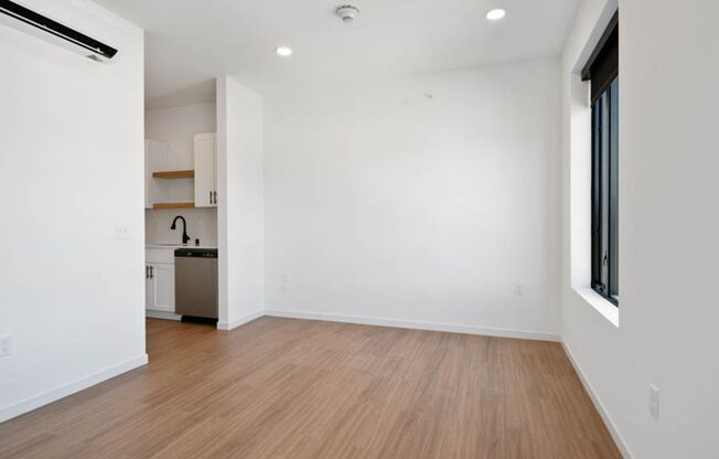 Studio, 1 bath, 411 sqft, $1,200, Unit 506