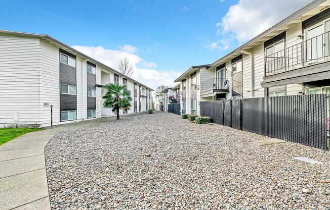 2 beds, 1 bath, 880 sqft, $1,395, Unit #1