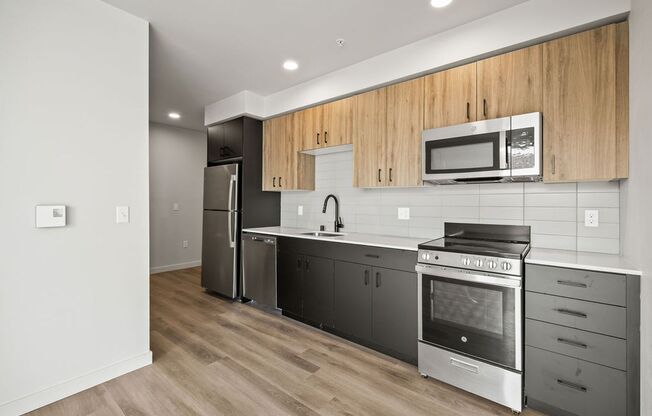 1 bed, 1 bath, 585 sqft, $1,715, Unit 515