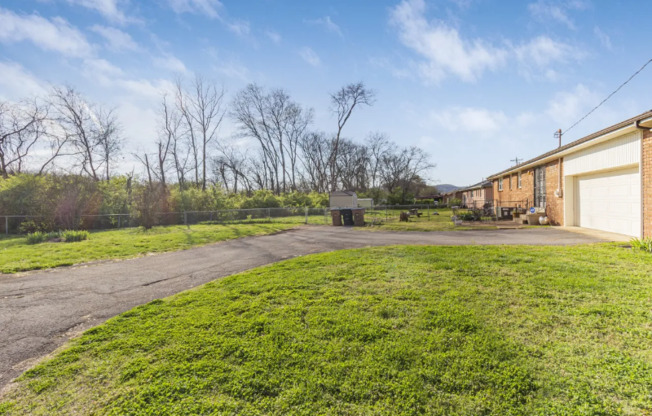 3811 CROUCH DR
