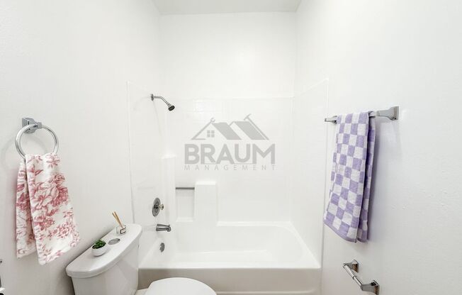2 beds, 2 baths, 1,000 sqft, $2,495, Unit 217