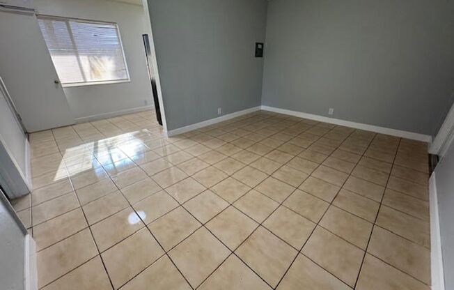 1273 NE 39 St Oakland Park, FL 33334