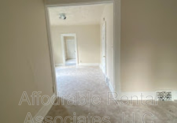 1211 S 14 ST