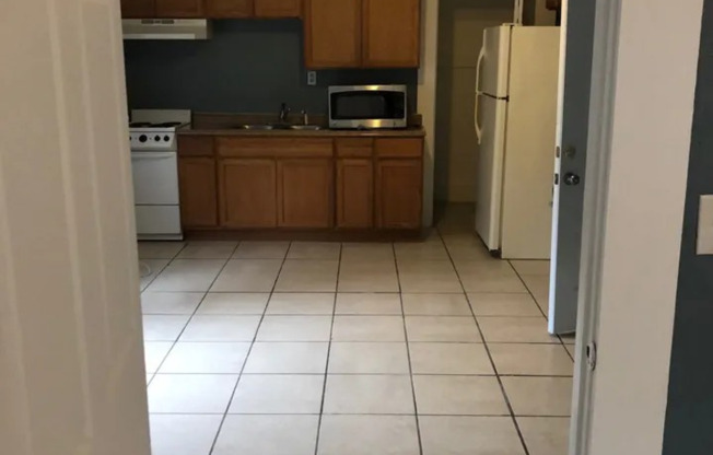 1 bed, 1 bath, 610 sqft, $1,595