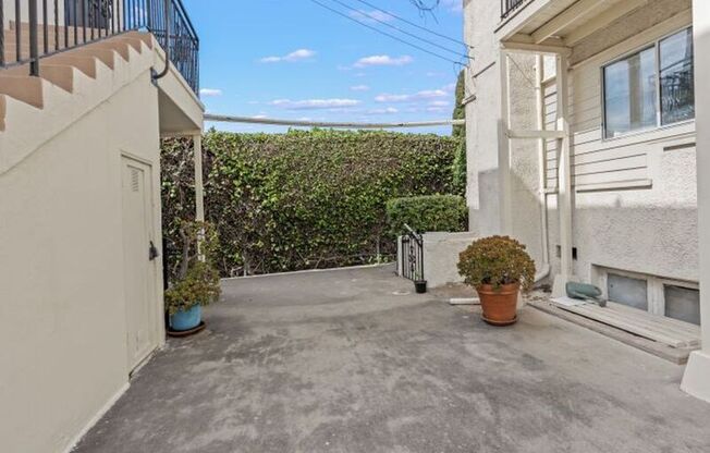3934 3 AVE