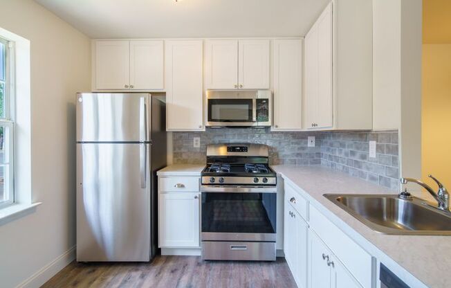 2 beds, 2 baths, 1,092 sqft, $2,600, Unit 504