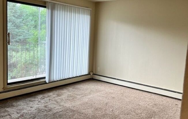 2 beds, 1 bath, 800 sqft, $1,450, Unit 60-209