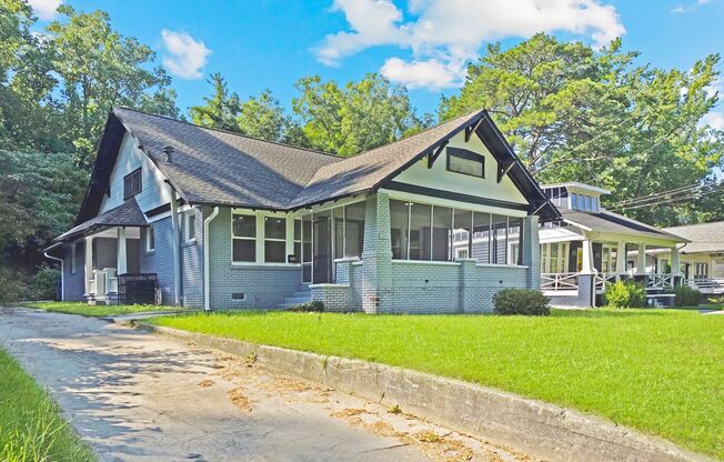 Beautifully Renovated 4 Bedroom Home in the Heart of Atlanta – Cascade Road