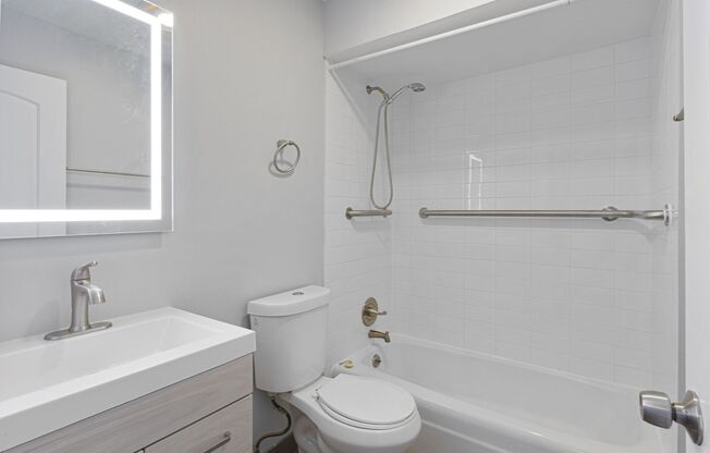 2 beds, 1.5 baths, 926 sqft, $2,100, Unit 306