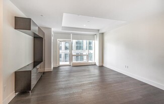 Studio, 1 bath, 588 sqft, $3,950, Unit 5S