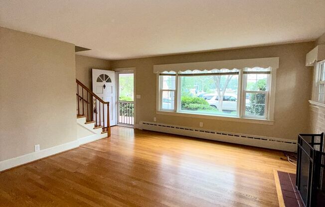 Spacious 3 Bed Duplex in Downtown Fredericksburg