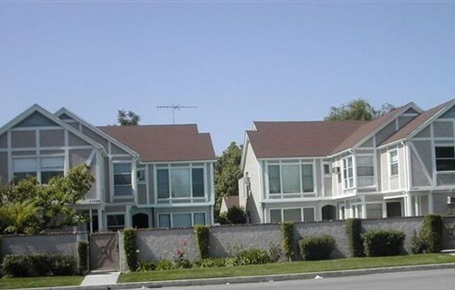 Moorpark Apartments