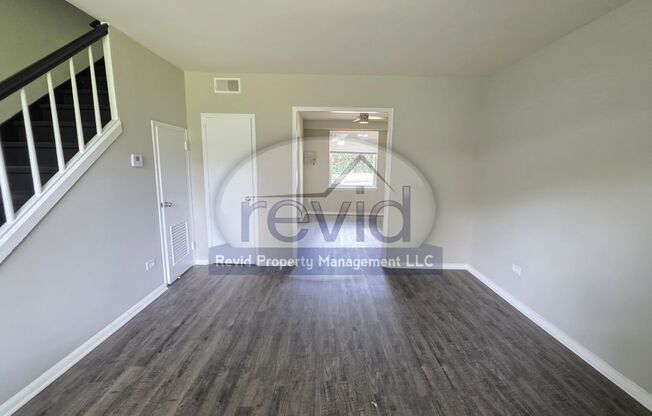 2 beds, 1 bath, 752 sqft, $995, Unit 1300-5
