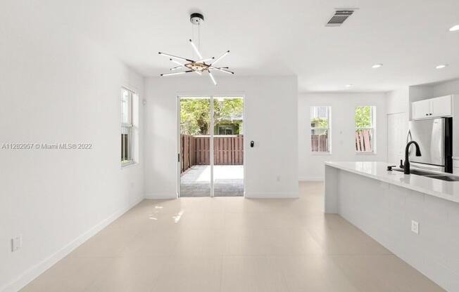 7414 NW 107 CT